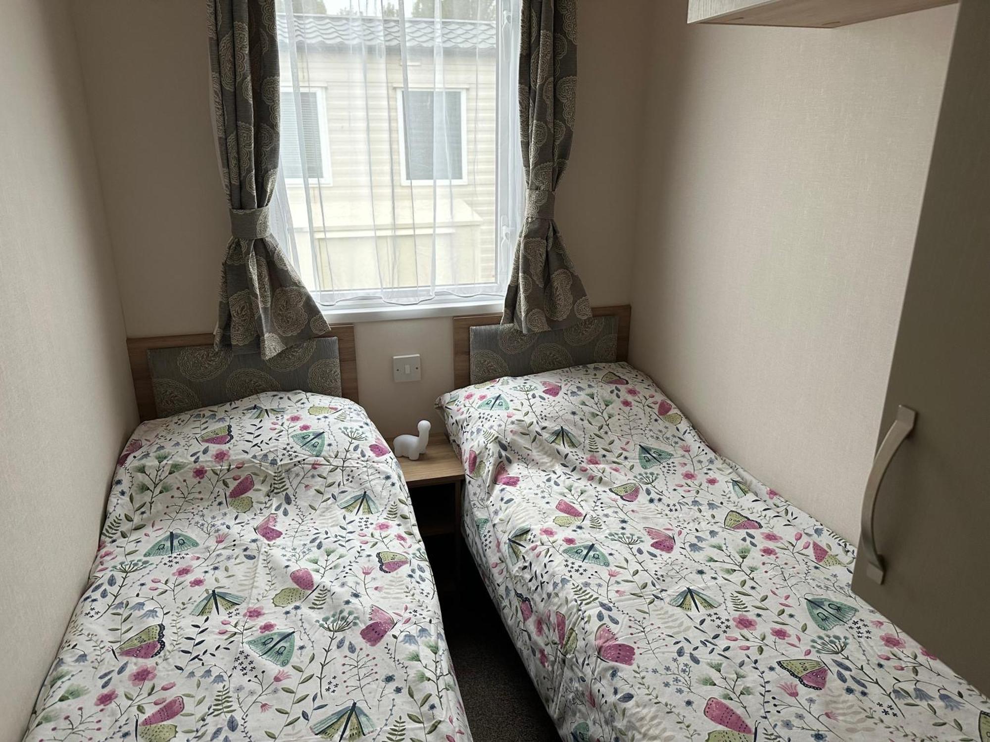 Felixstowe Chimo Caravan 8 Sleeps 5 Min To Beach Eksteriør billede