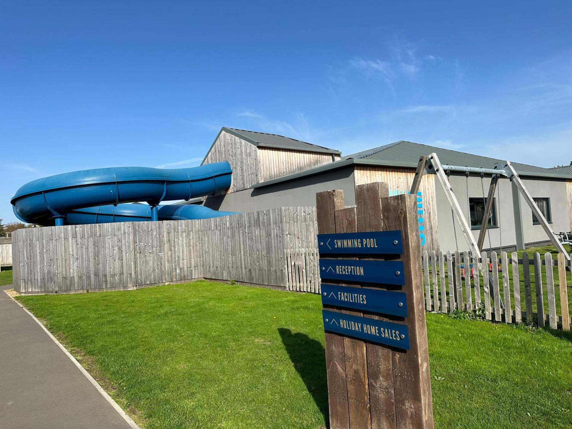 Felixstowe Chimo Caravan 8 Sleeps 5 Min To Beach Eksteriør billede